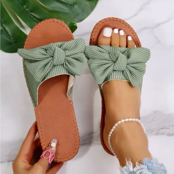 NWOT Shein Green Bow Decor Slide Sandals - Picture 1 of 9